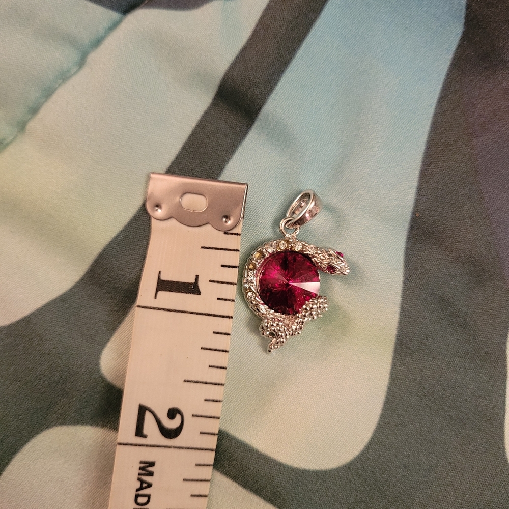 Shiny & Cute Single Snake Pendant - Picture 4 of 4